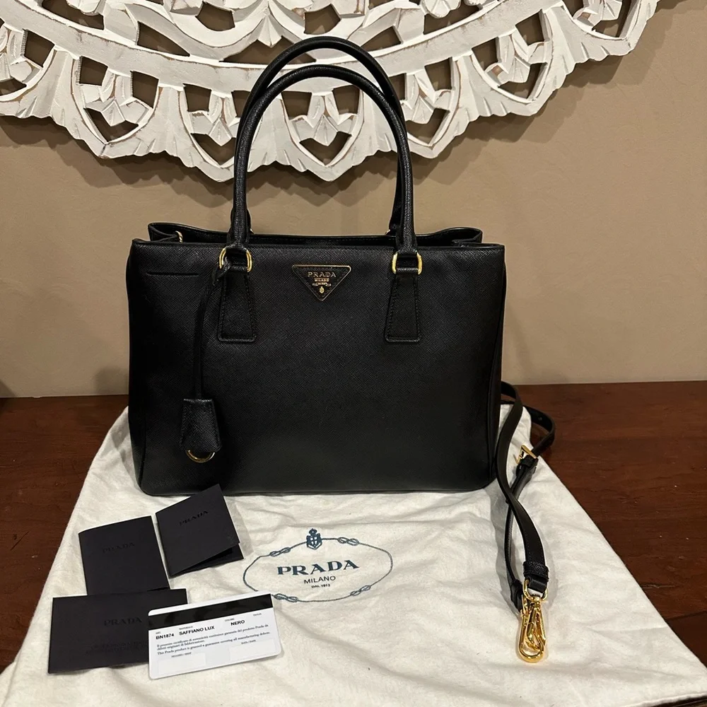 PRADA Medium Galleria Saffiano leather bag - Picture 2 of 16